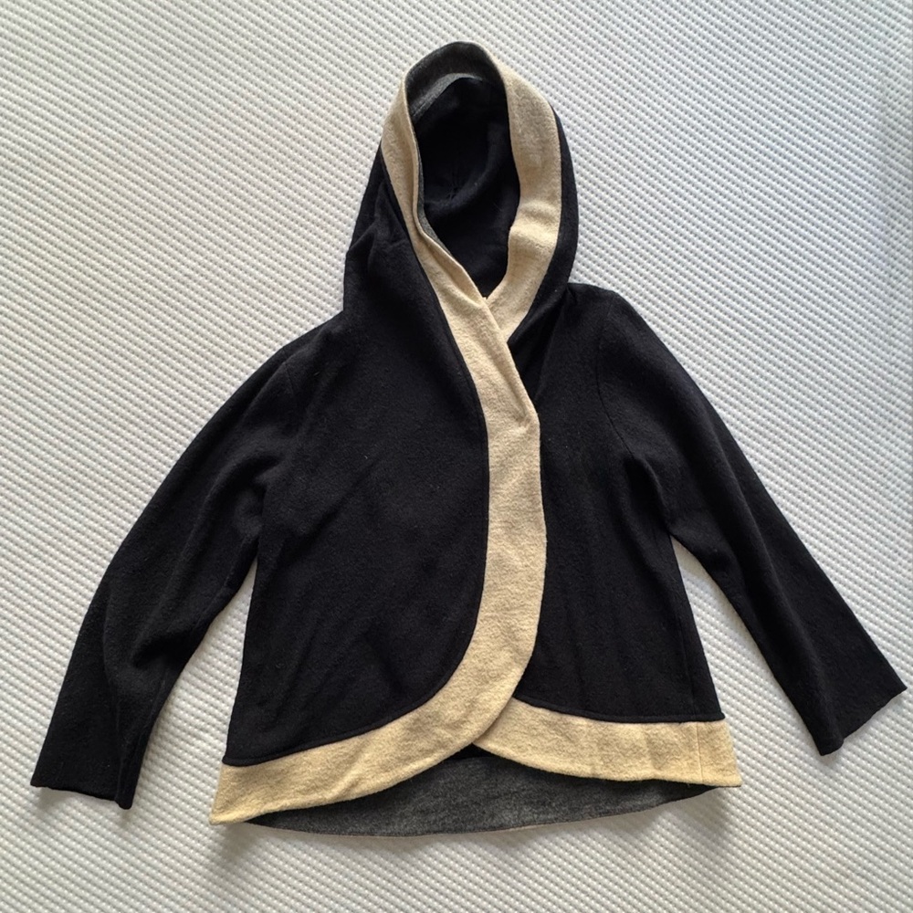 NWT Anthropologie Black and Cream Hooded Cardigan Size L